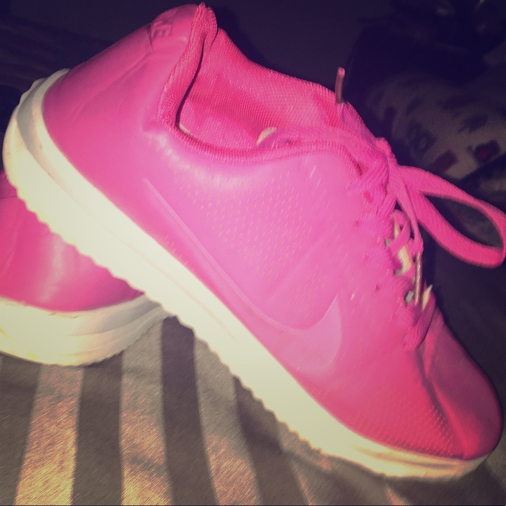 Hot Pink Women’s Nike’s